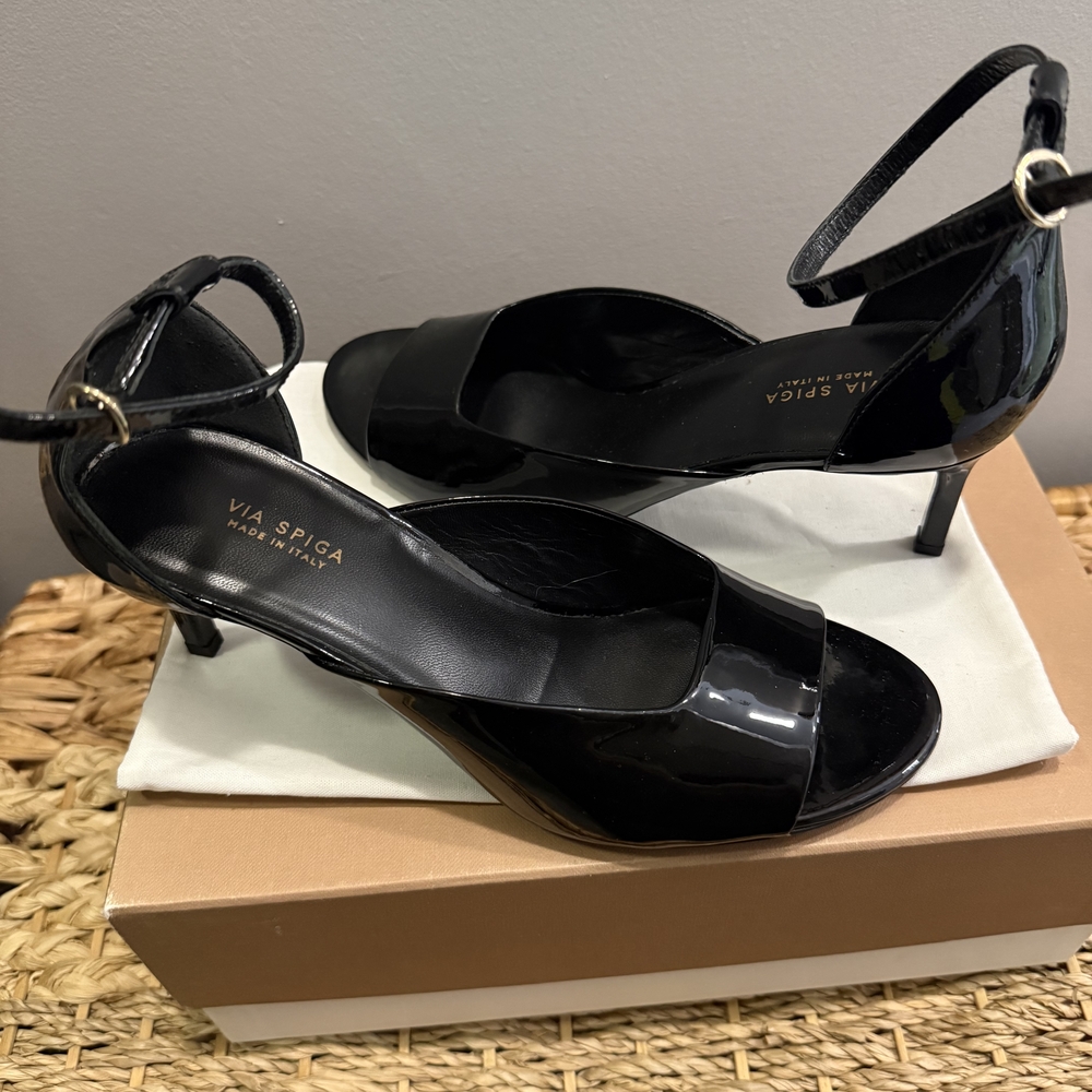 Via Spiga Glossy Black Heels